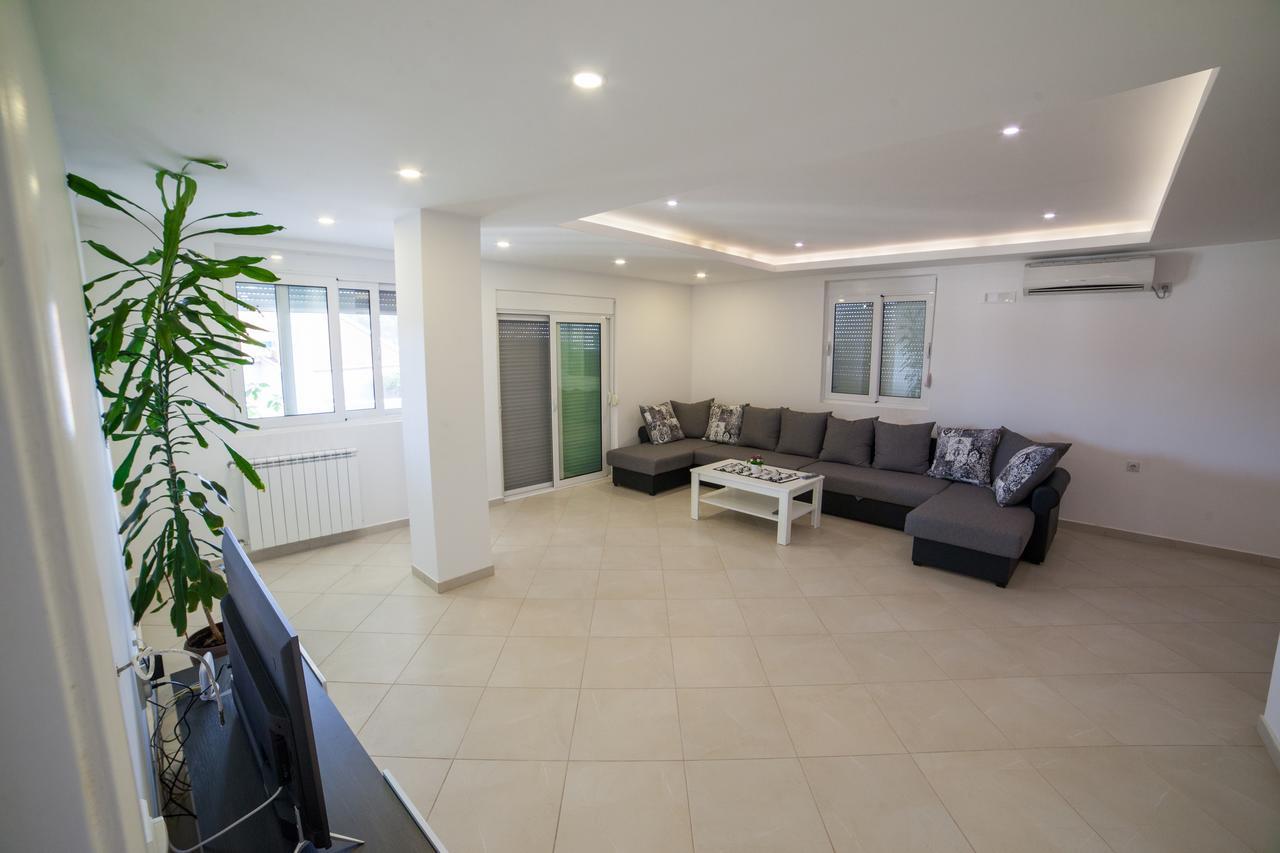 Apartments Rex Улцинь Экстерьер фото
