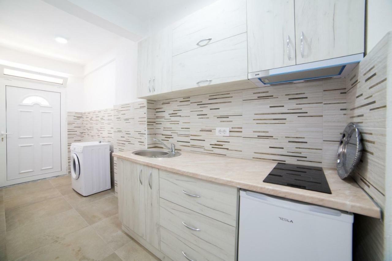Apartments Rex Улцинь Экстерьер фото